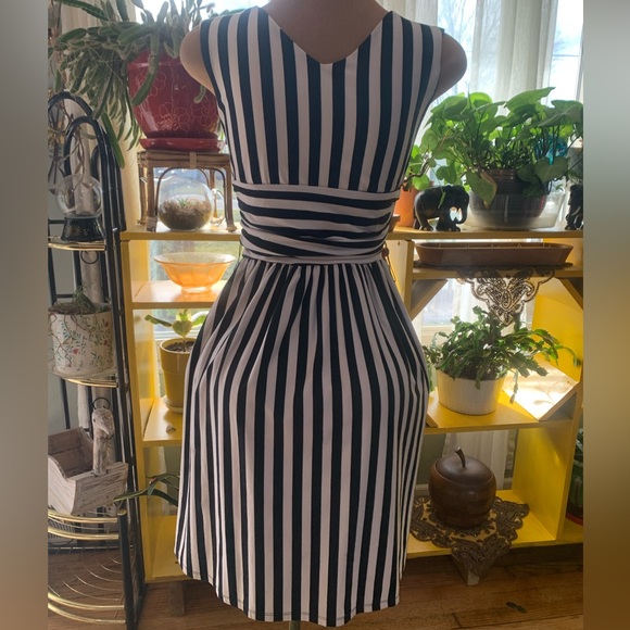 Betsey Johnson Black and White Fit and Flare Midi Dress - Picture 5 of 10